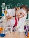 6 programas educativos para motivar a más alumnas a ser científicas