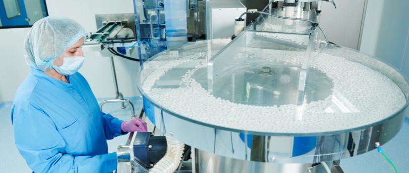 operario de granulado, mezclado y compresión